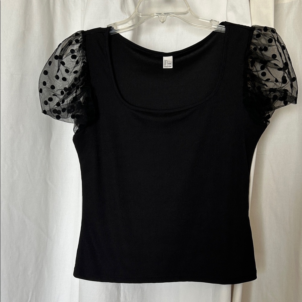 Black puff sleeve top